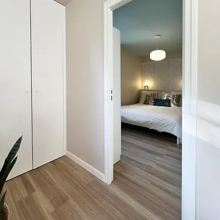 T2 Renove, Quartier Compans 公寓 *