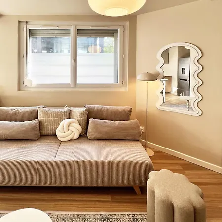 Apartment T2 Renove, Quartier Compans *